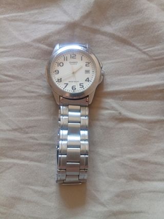 Reloj Casio cuarzo plata