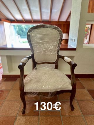 Butaca clásica de madera y tapizado nuevo 
