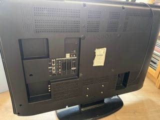 TV Sharp LCD 22" negra