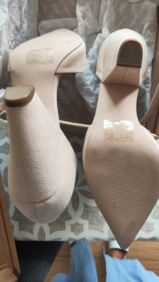Zapatos tacón beige