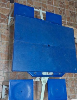 Mesa maletín plegable con 4 sillas 