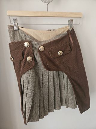 Falda plisada beige y marrón