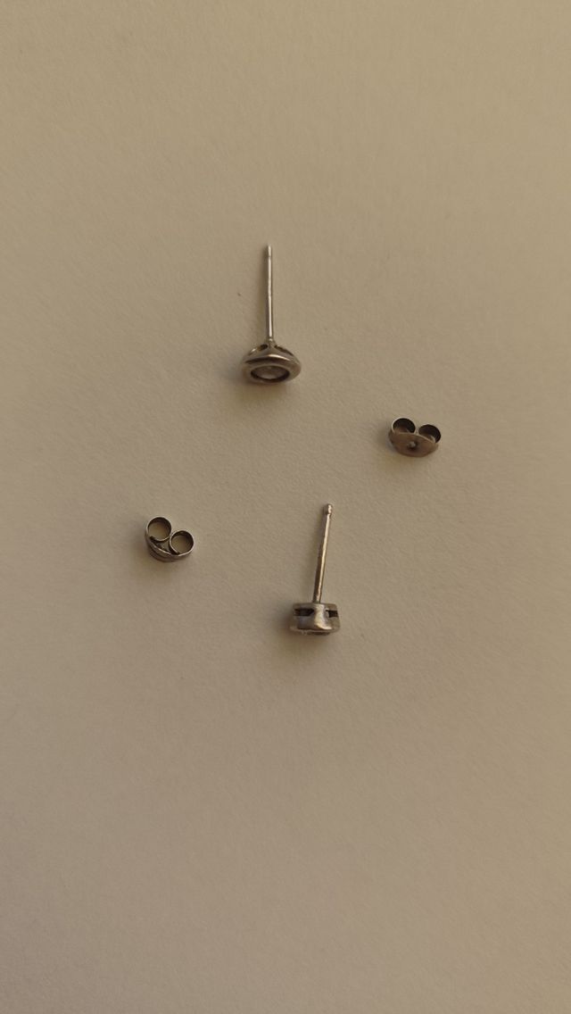 Pendientes Plata - 4 Unidades sumando los cierres.