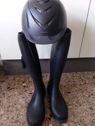 Casco y botas equitación Fouganza