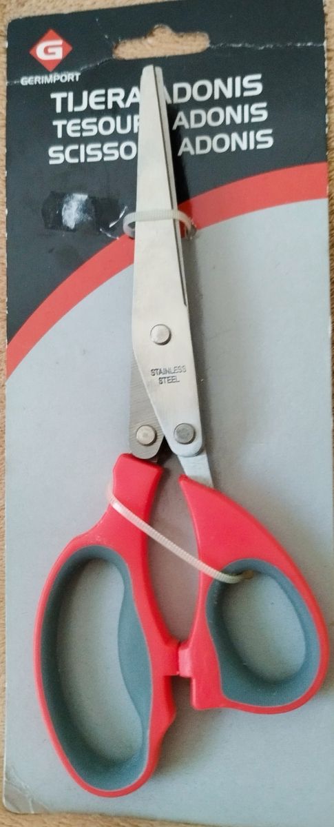 Tijera de cocina 5 cortes simultáneos acero inox.