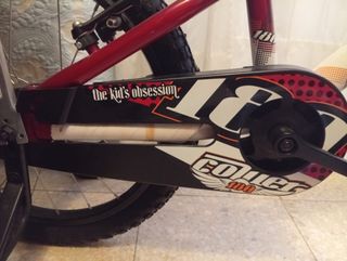 Bicicleta niño Giant roja, sin usar.Nueva.