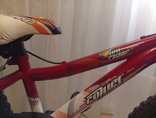 Bicicleta niño Giant roja, sin usar.Nueva.