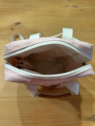 Mochila infantil rosa, marca FRESK. 