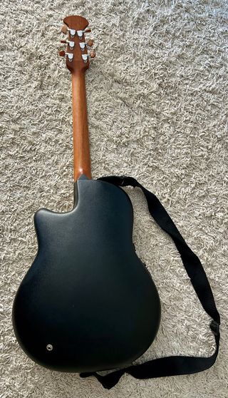 Guitarra electroacústica Ovation GC 24 D granate