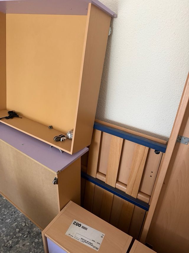 habitación juvenil para ser recogida desmontada