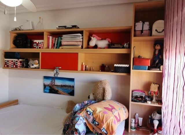 habitación juvenil para ser recogida desmontada