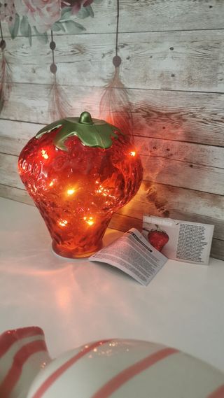 Lampara decorativa diseño Fresa. LED.