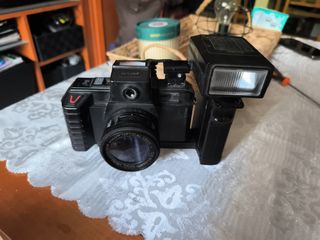 Cámara antigua + flash