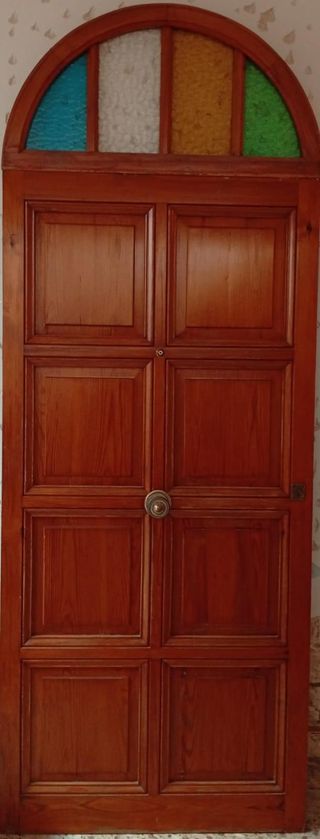 Preciosa puerta madera maciza