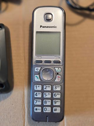 Teléfono Panasonic KX-TG6711SP Gris