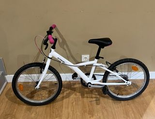 Bicicleta Decathlon BTWIN MistiGirl 300 de 20”.