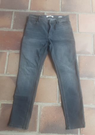 Vaqueros gris oscuro hombre