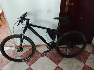 Bicicleta montaña negra