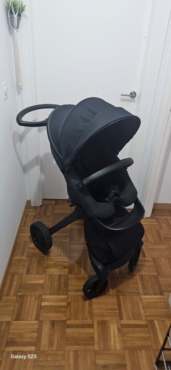 Cochecito bebé ligero negro