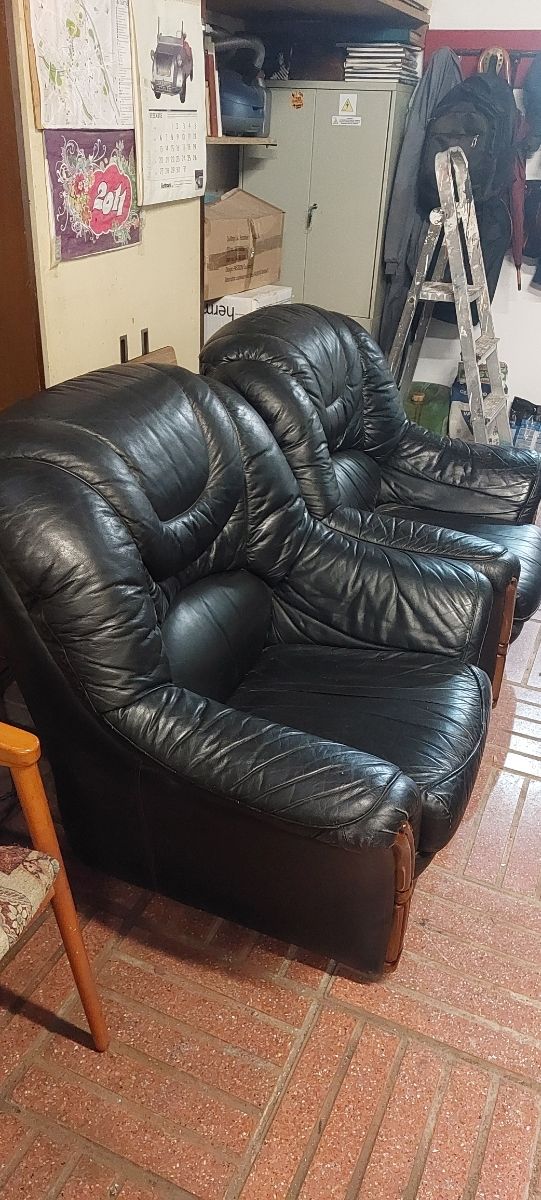 2 sillones piel negra en muy buen estado