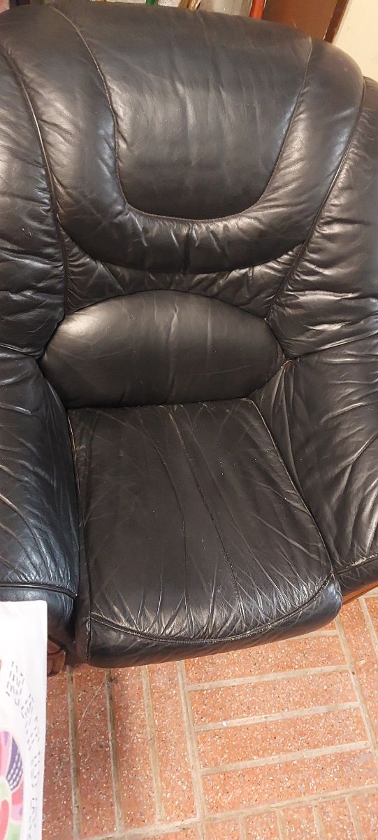 2 sillones piel negra en muy buen estado