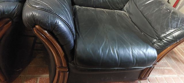 2 sillones piel negra en muy buen estado