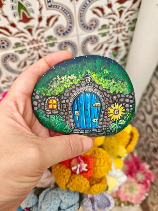 Piedra pintada: Casa duende