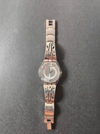 Reloj Swatch plateado