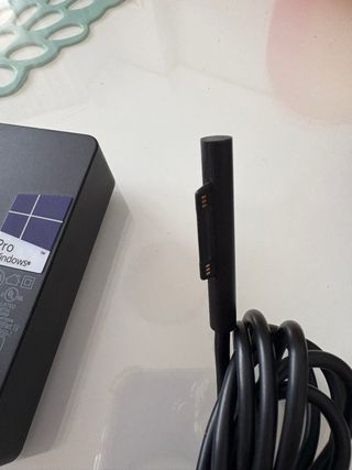 Cargador Surface Pro original
