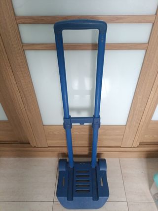 Carro de mano azul