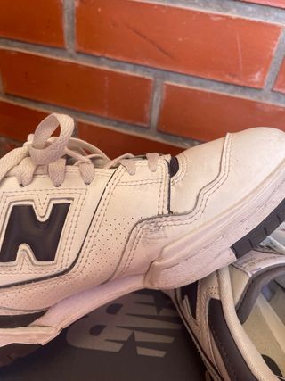 Zapatillas New Balance 550 blancas y azul marino