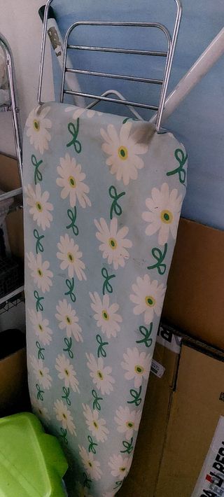 Tabla de planchar con flores