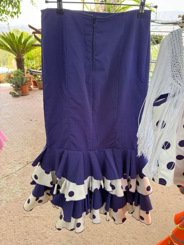 Traje gitana lunares morado y  blanco
