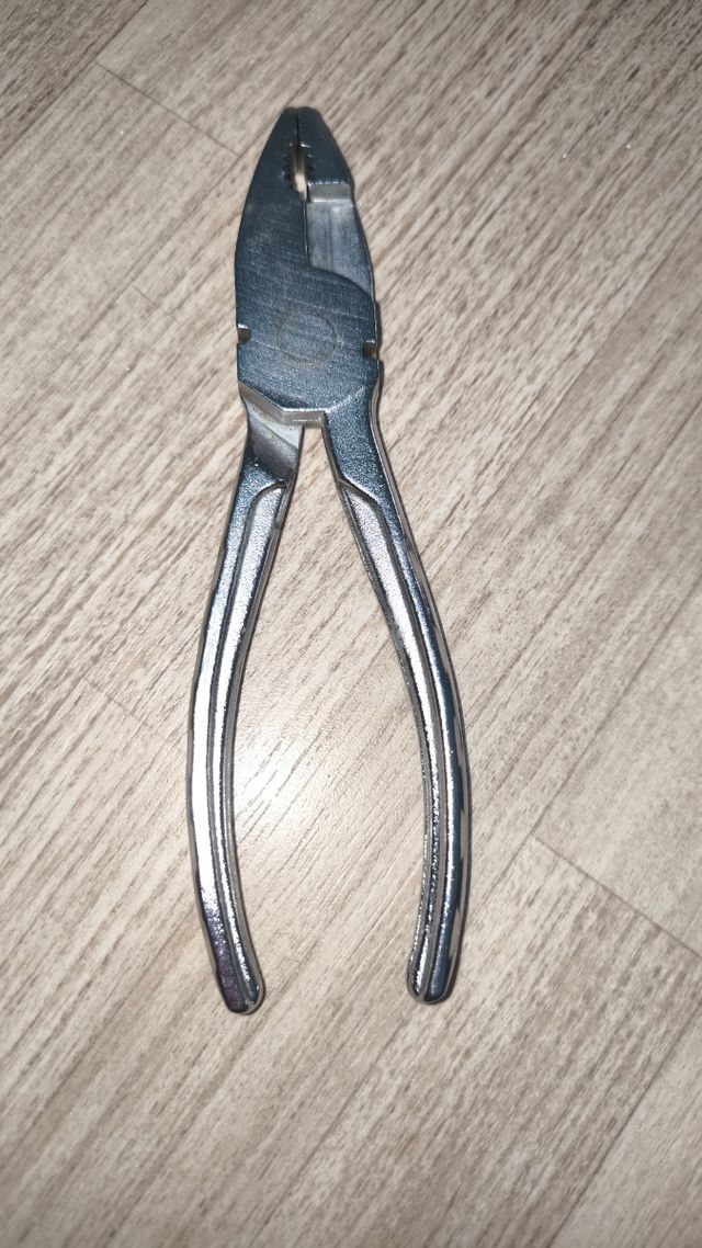 Alicates Lamborghini-Porsche