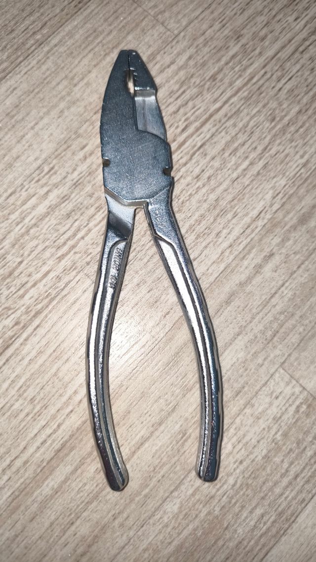 Alicates Lamborghini-Porsche