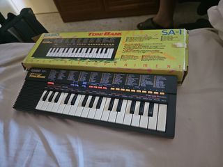 Casio SA-1 Tone Bank teclado