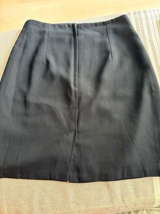 Falda negra mujer