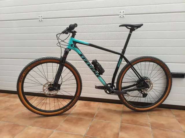 Bicicleta MTB 29" carbono