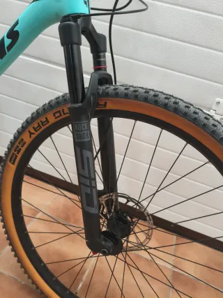 Bicicleta MTB 29" carbono