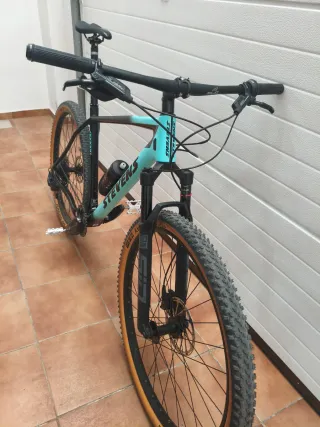 Bicicleta MTB 29" carbono