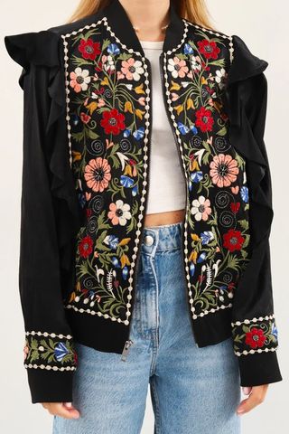 Chaqueta cazadora bomber bordada Zara flores