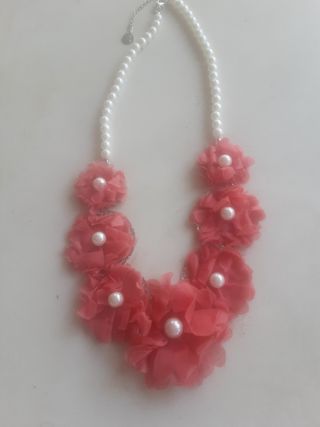 Collar flores rosa y blanco