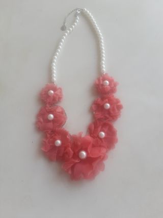 Collar flores rosa y blanco