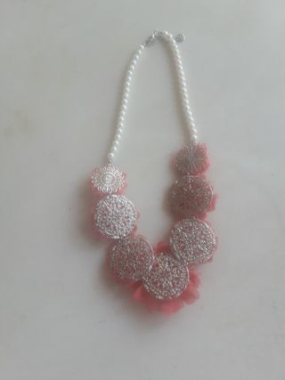 Collar flores rosa y blanco