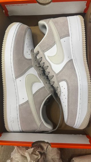 Nike Air Force 1 - Beige/Blanco
