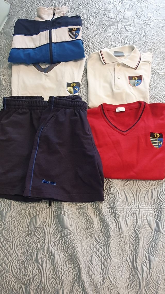 Uniforme escolar Norfolk talla 10 y 8