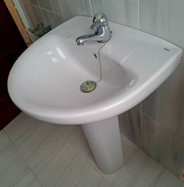 Lavabo porcelana blanco Marca Roca