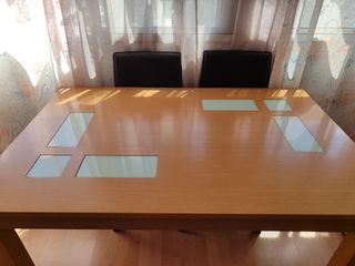 Mesa madera - cristal ,4 sillas de regalo