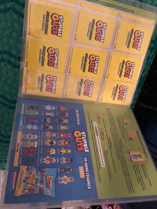 Stumble Guys: 2 Album Lamincards semi completi.