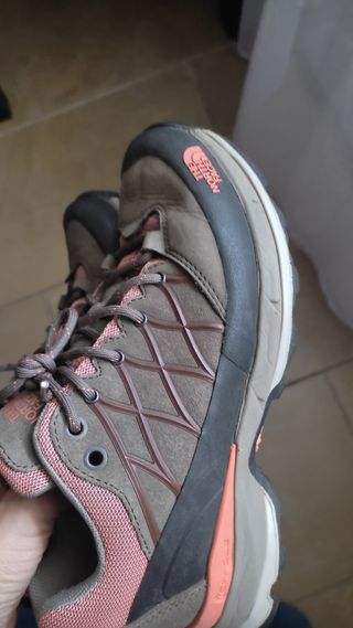Zapatillas The North Face montaña
